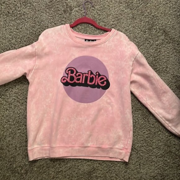 Women’s size Medium (fits like an XL) Barbie Crewneck sweatshirt PINK - Picture 5 of 5